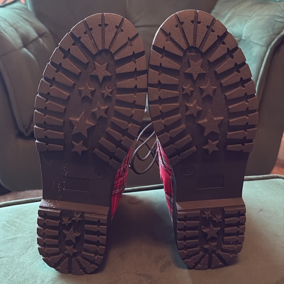 Kohl’s Red Plaid Lace-Up Booties - Picture 8 of 9